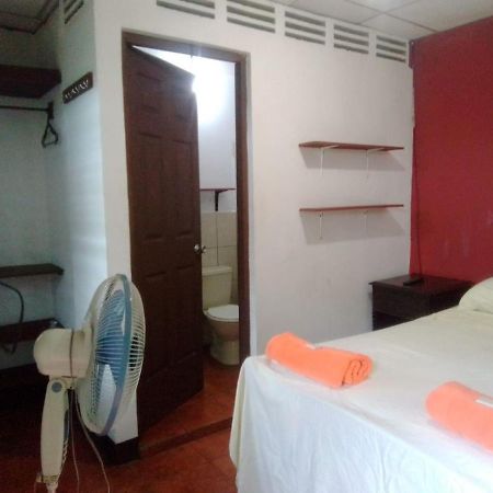 Hostal El Jardin León Dış mekan fotoğraf